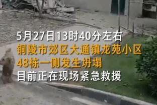 真高效！德罗赞半场8中7砍下17分&展示360度转体梦幻拉杆上篮！